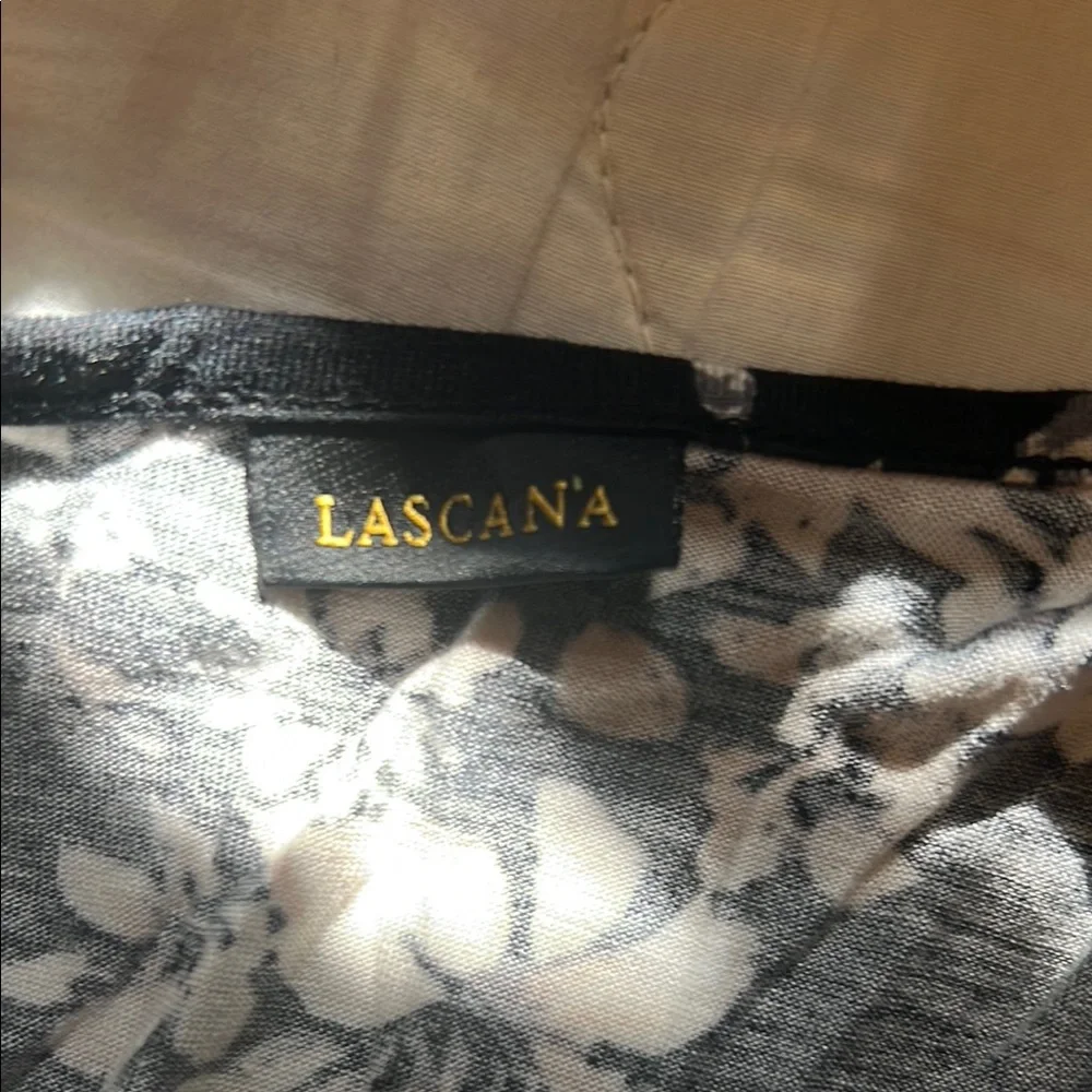 Elegant Black and White Floral Maxi Dress - Picture 5 of 6